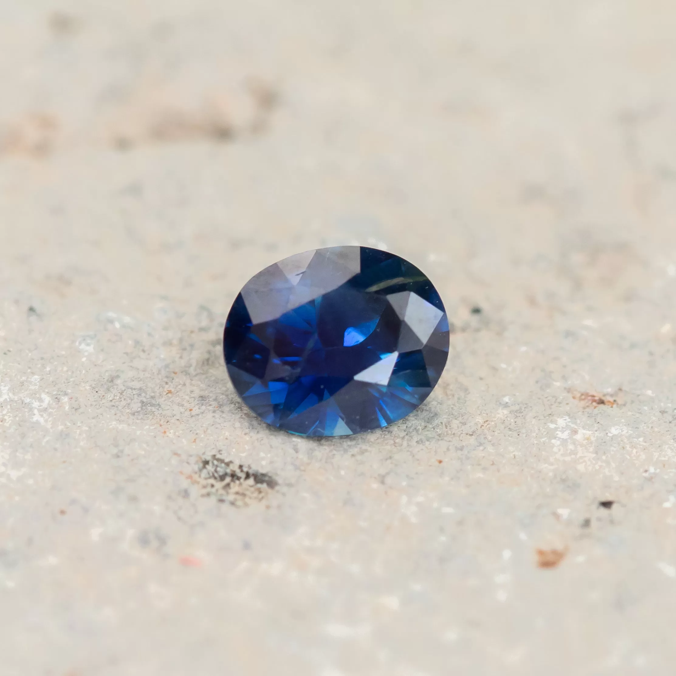 1.40CT NIGERIAN OVAL SAPPHIRE, COBALT BLUE, 7.38X6.15X3.96MM, UNTREATED