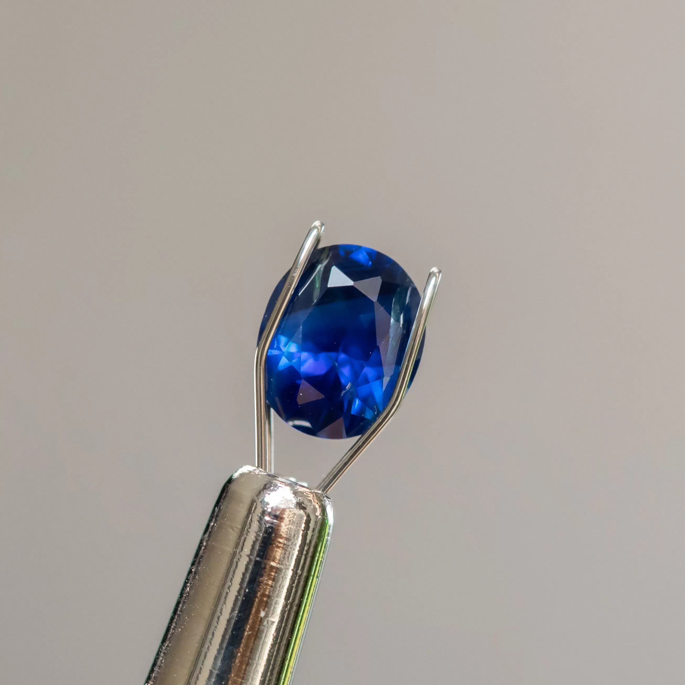 1.40CT NIGERIAN OVAL SAPPHIRE, COBALT BLUE, 7.38X6.15X3.96MM, UNTREATED