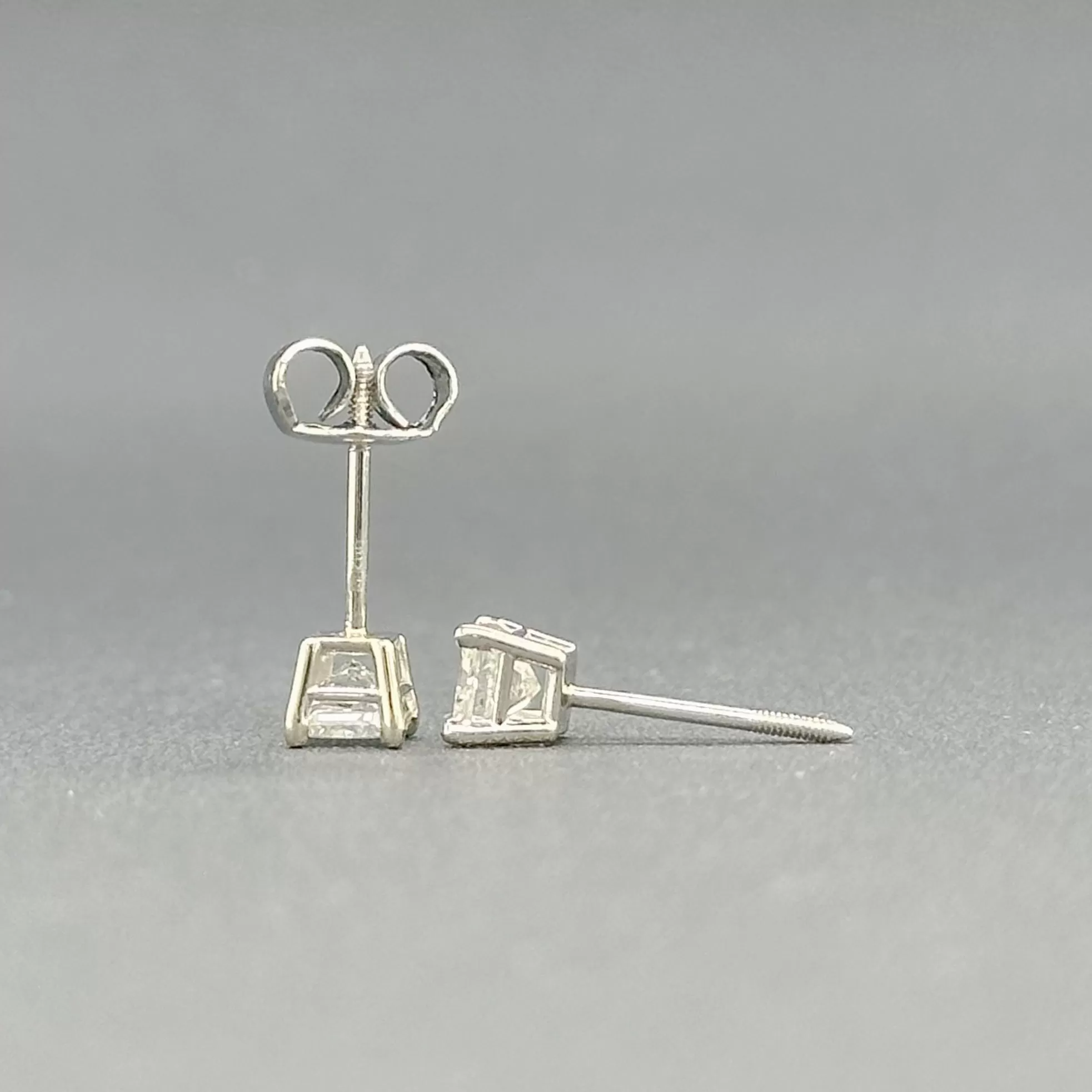 Estate 14K W Gold 0.51cttw G-H/SI2 Princess Diamond Stud Earrings