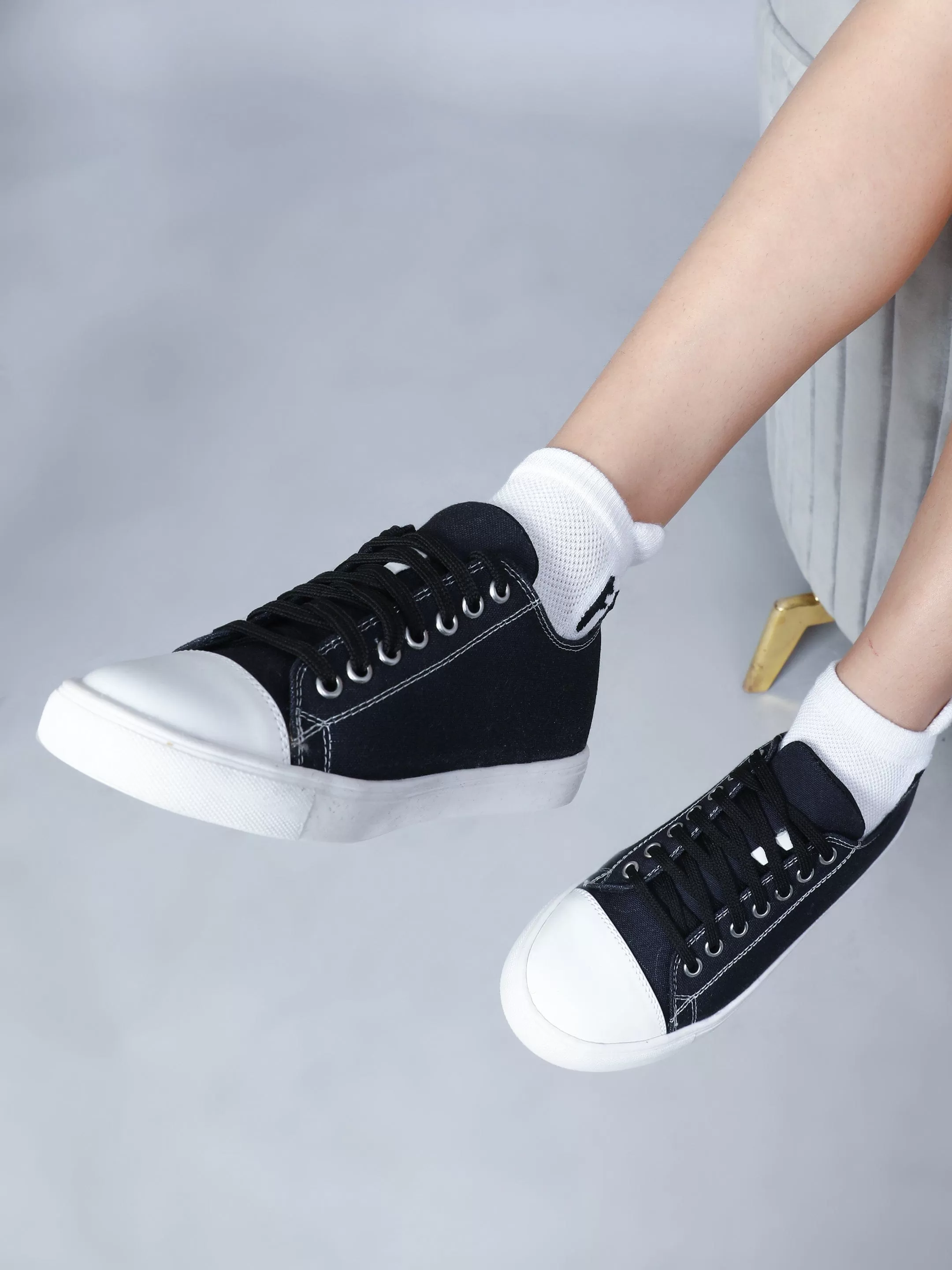 Funkfeets Unisex Premium Black Sneakers