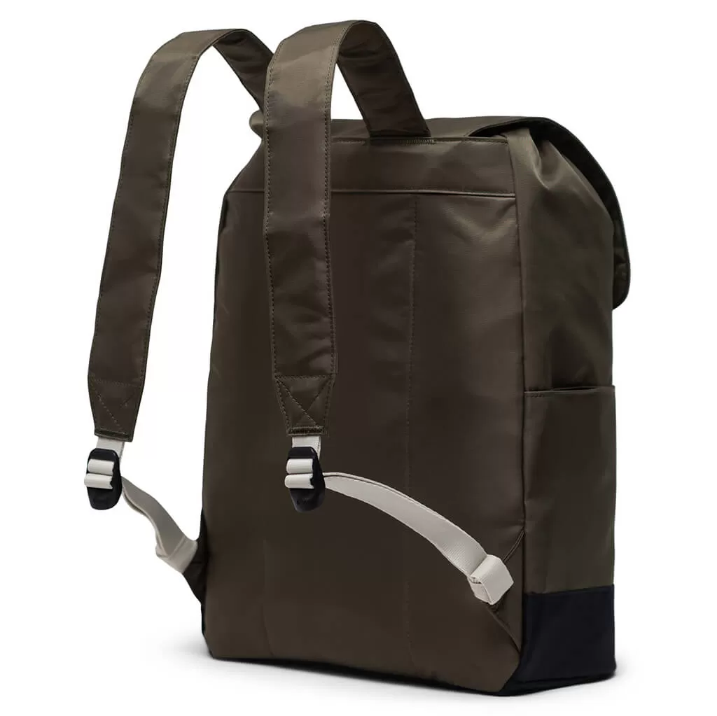 Retreat Small Backpack - Ivy Green/Black/Pelican