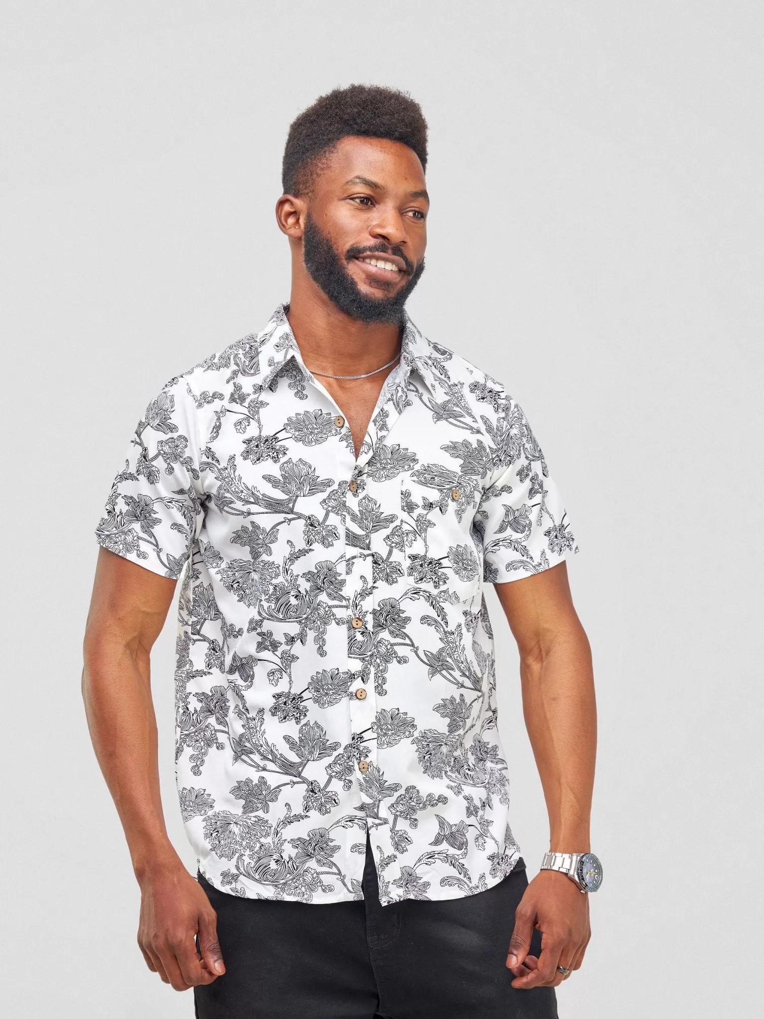 Zetu Men's Makena Flower Print Button Down Short Sleeved Shirt - White